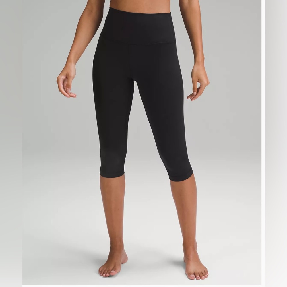 Black Lululemon Align High Rise 17” Capris